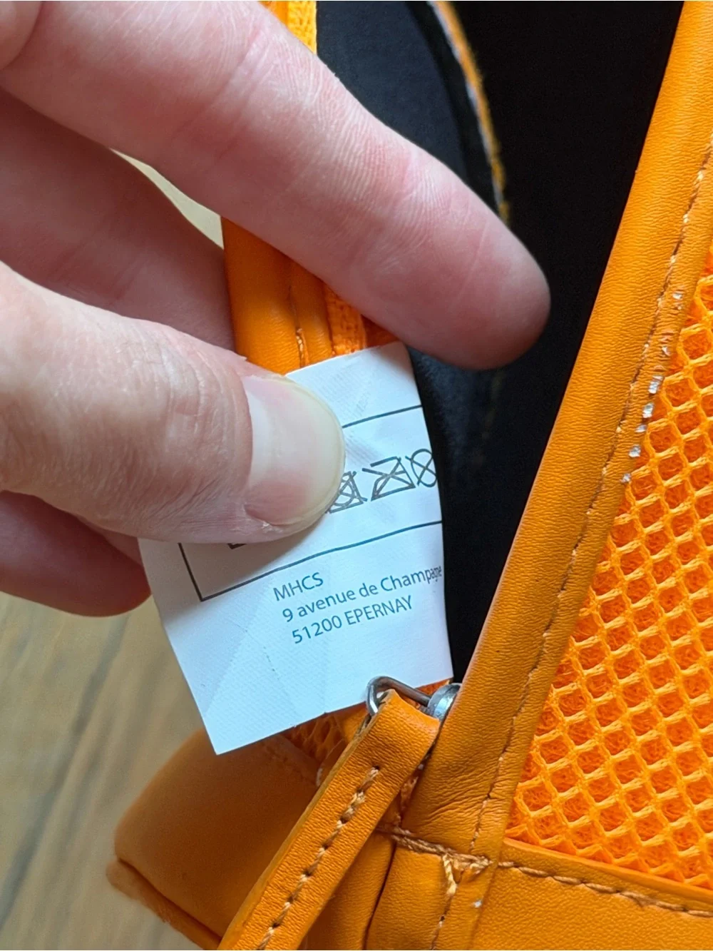 VEUVE CLICQUOT CHAMPAGNE BOTTLE ZIPPERED INSULATED ICE JACKET